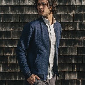 The Inverness Bomber in Navy Knit Quilt - Taylor Stitch Men’s (size 38/S)